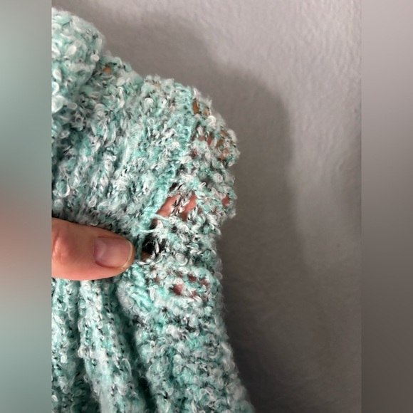 Free People | boucle | wide neck | boxy fit | crop | oversized | sweater | xs - Picture 8 of 9